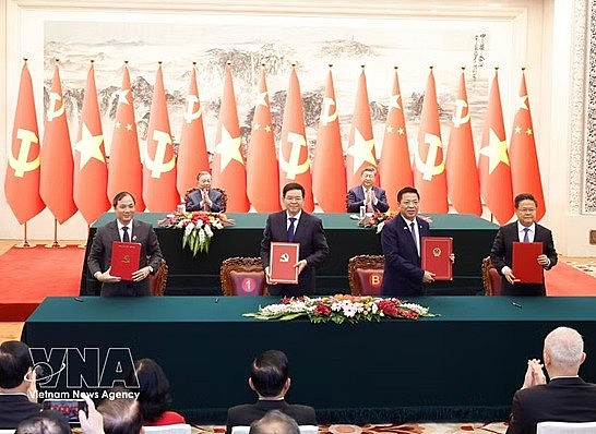 Vietnam News Today (April 18): Vietnam, China Sign 32 Cooperation Documents