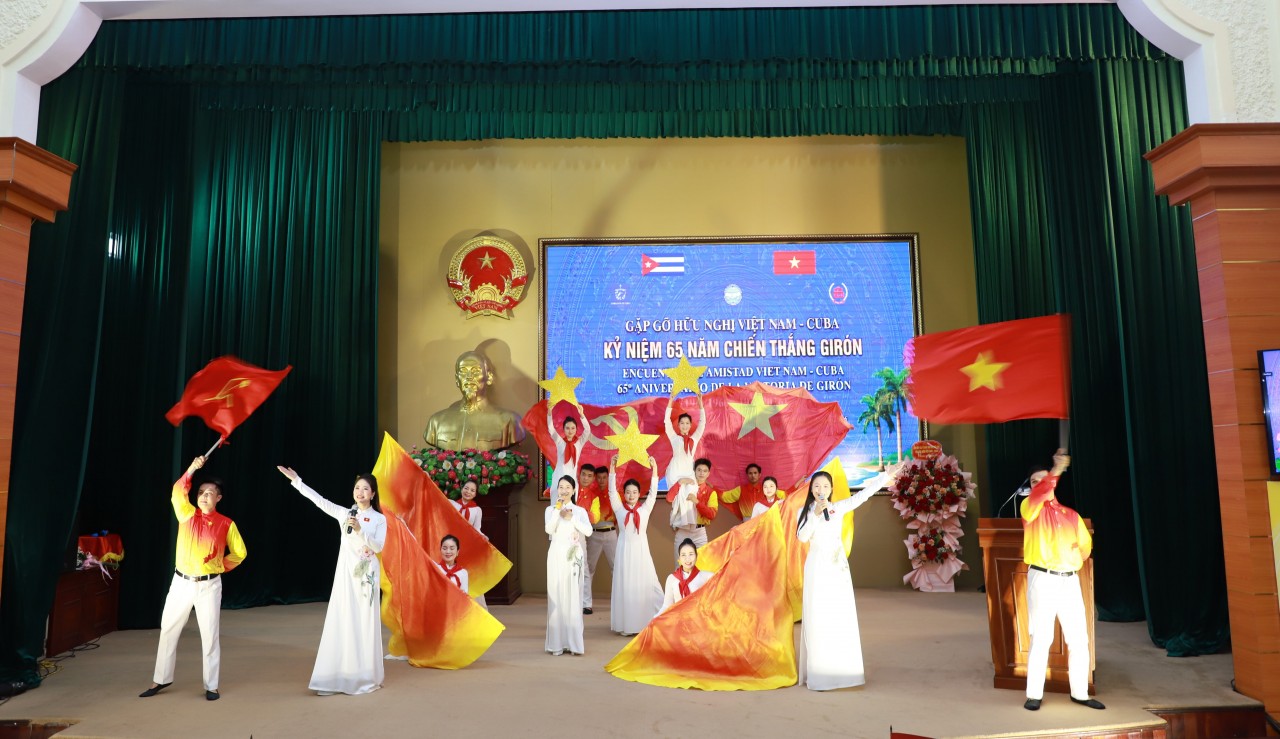 Vietnam-Cuba Foster Special Ties from Spirit of Girón