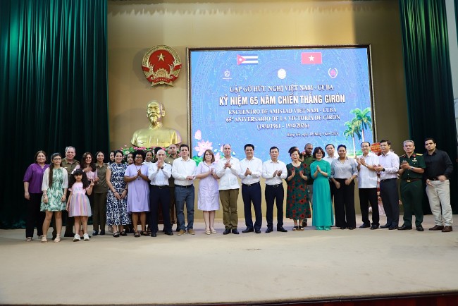 Vietnam-Cuba Foster Special Ties from Spirit of Girón