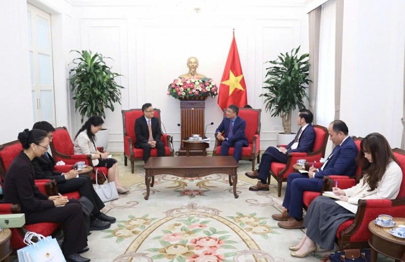 Strengthening Business Connectivity, Promoting ASEAN-China Investment