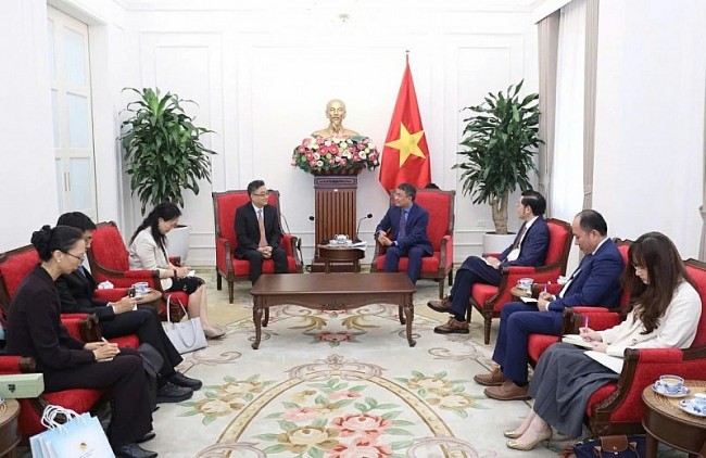 Strengthening Business Connectivity, Promoting ASEAN-China Investment