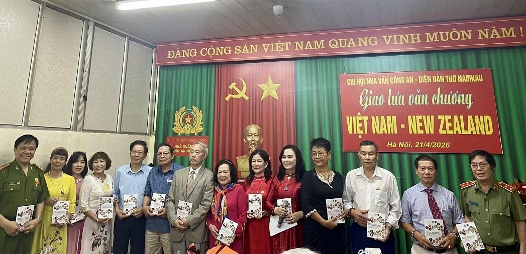 Poetry Spreads Message of Peace Between Vietnam and New Zealand