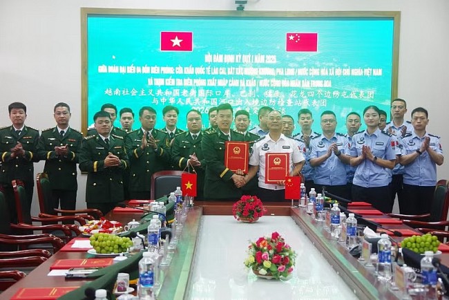 Vietnam News Today (Apr. 23): Vietnam–China Border Forces Hold Talks, Confer Friendship Envoy Title
