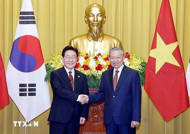 General Secretary, President To Lam Holds Summit Meeting with South Korean President Lee Jae Myung