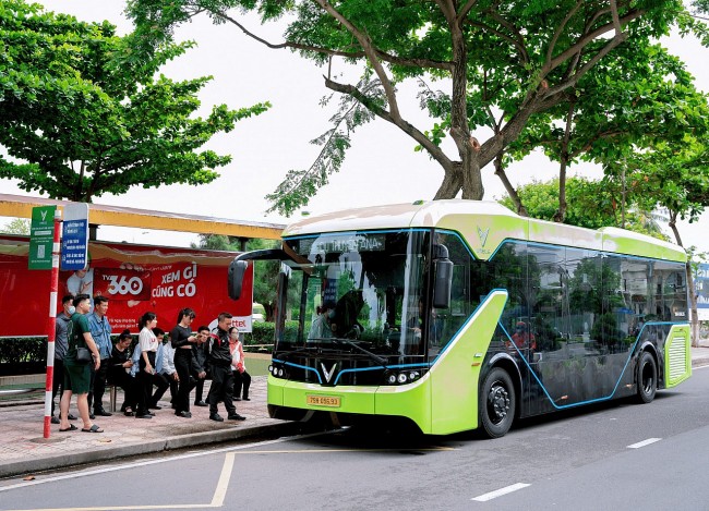 Ha Noi Offers Free Public Transport During Holiday Period