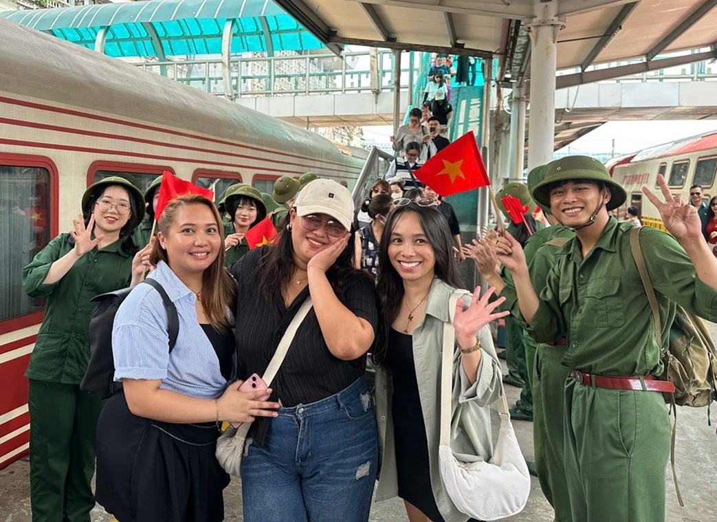 Hanoi Train: Touches Memories, Continues Legacy of Pride