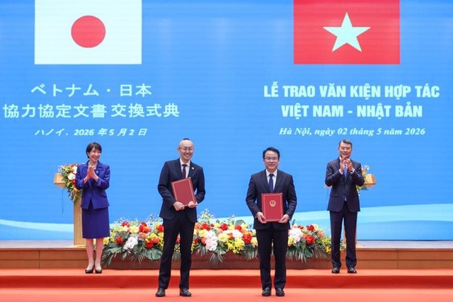 Viet Nam, Japan exchange six cooperation agreements
