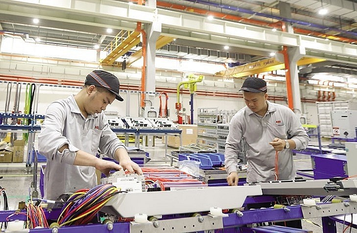 Vietnam sustains FDI inflows while moving up the value chain (Photo: Illustrative image)
