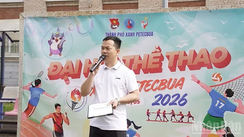 Party Secretary of the Saint Petersburg Party Committee subdivision, Do Duy Hung, delivers a speech. (Photo: People's Newspaper)