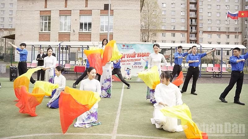 The performance “The Essence of Vietnam – Aspirations of Youth” energized the opening ceremony of the 2026 Vietnamese Student Sports Festival in Saint Petersburg.