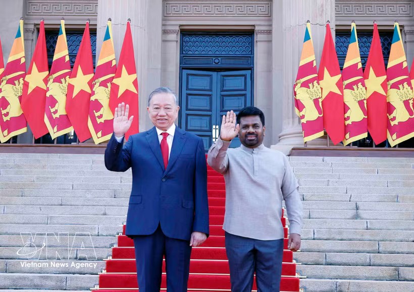 Sri Lanka Stages Welcome Ceremony for Top Vietnamese Leader with 21-Gun Salute