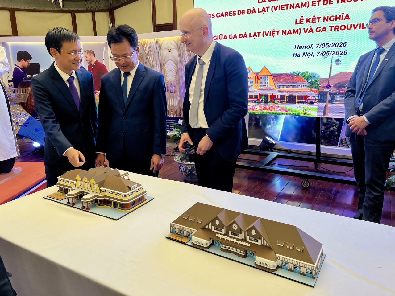 A 3D model of Da Lat Station and Trouville-Deauville Station created by SNCF. (Photo: Mai Anh)
