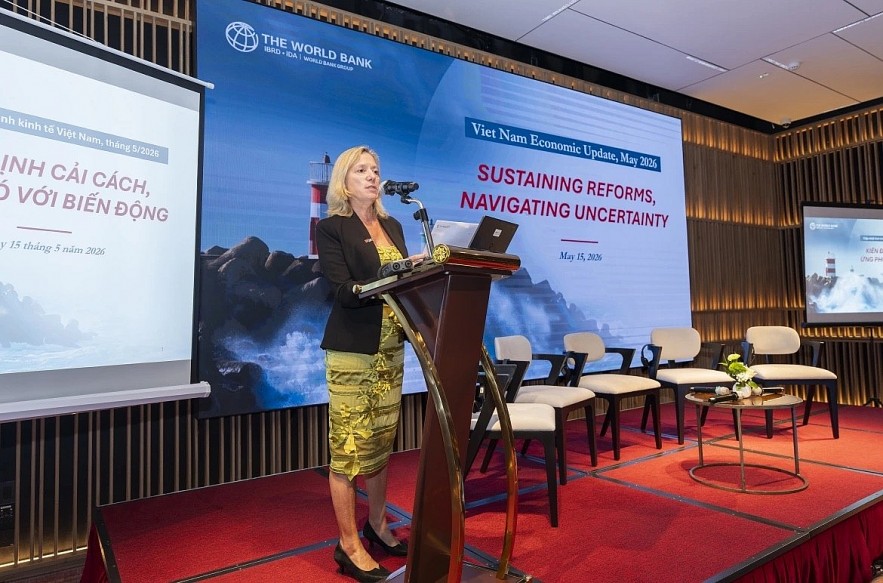 Mariam J. Sherman, World Bank Division Director for Vietnam, Cambodia, and Laos points to exports, investment and reforms as key drivers of Vietnam’s growth at the press briefing on May 15.