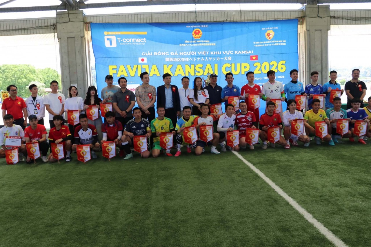 Twenty-eight amateur Vietnamese football teams participated in the tournament. (Photo: FAVIJA) Twenty-eight amateur Vietnamese football teams participated in the tournament. (Photo: FAVIJA)