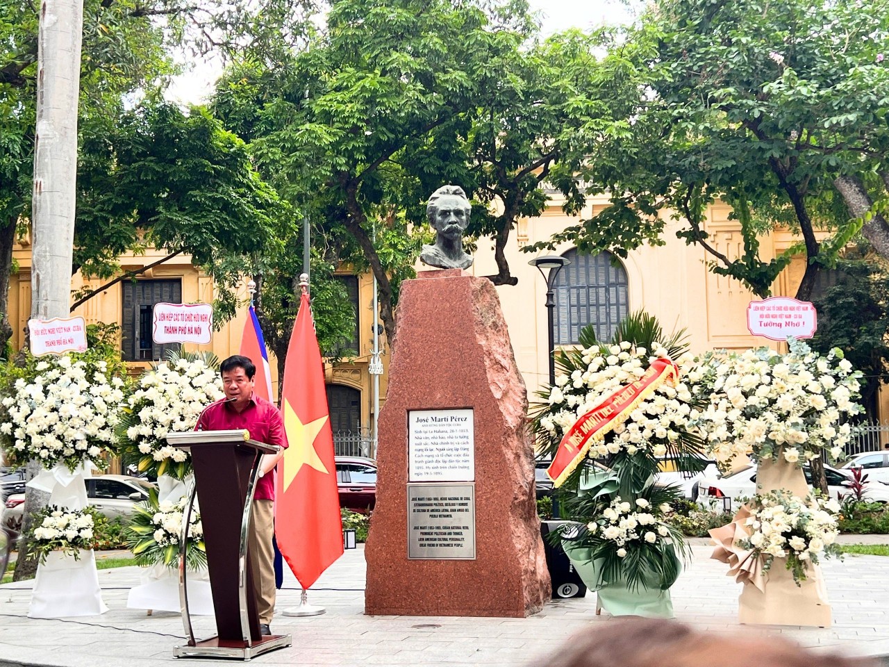 Commemorating Cuban National Hero José Martí in Hanoi