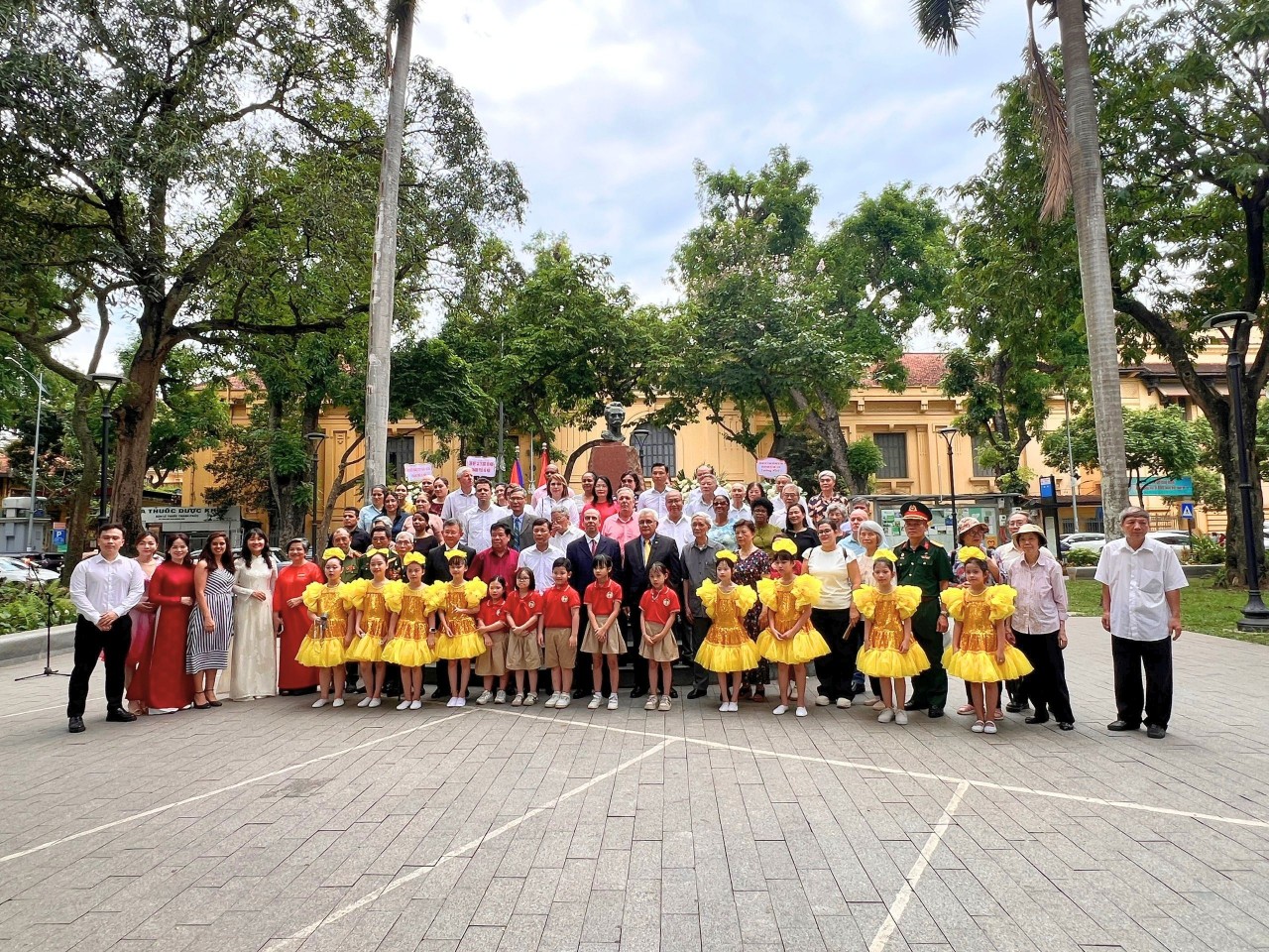 Commemorating Cuban National Hero José Martí in Hanoi