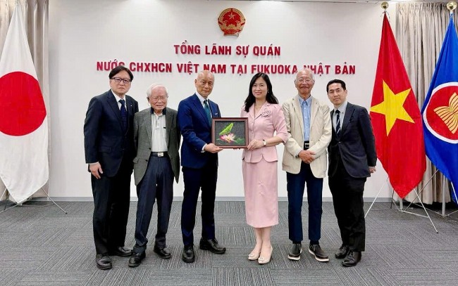 Fukuoka Discusses Directions for Supporting Vietnamese Community in Japan