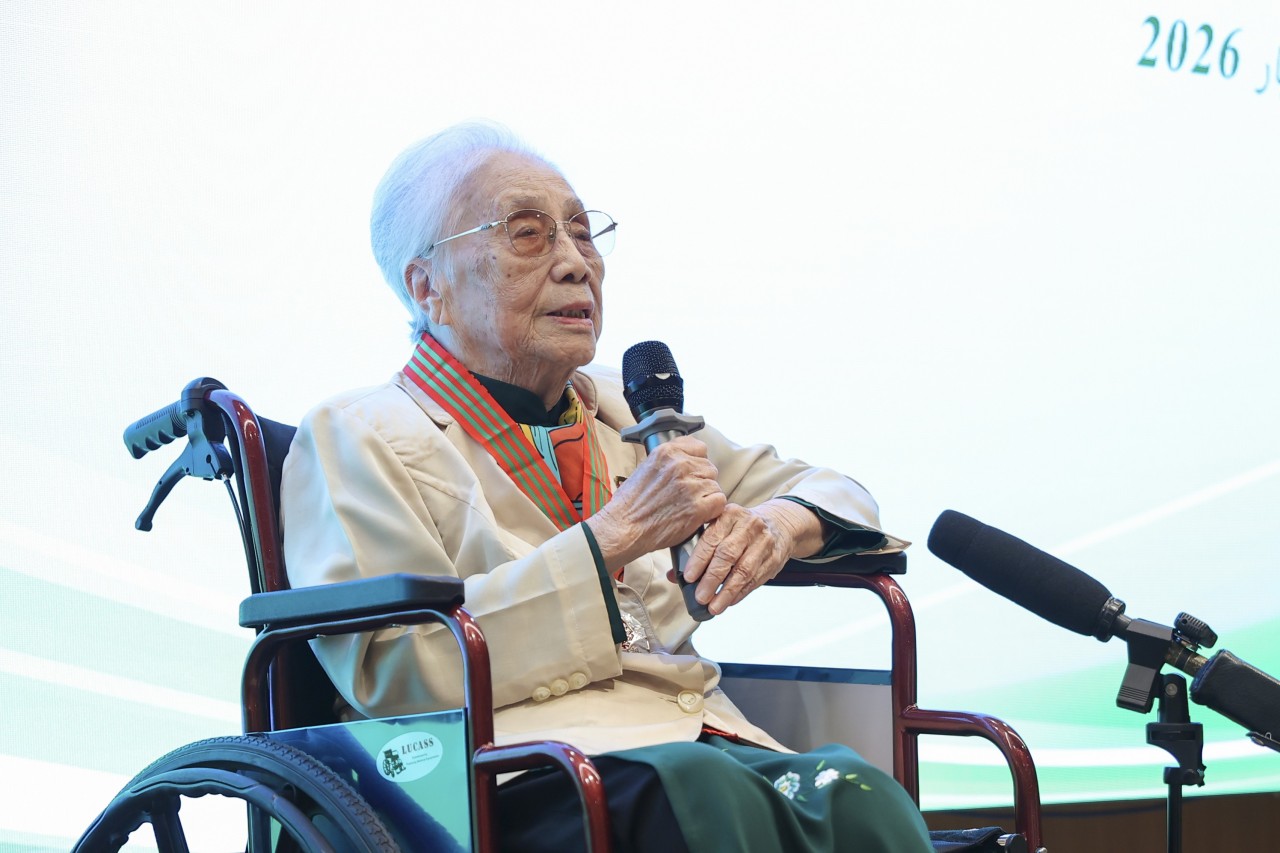 Former Vice President Nguyen Thi Binh Awarded the State of Palestine’s “Star of Merit” Order