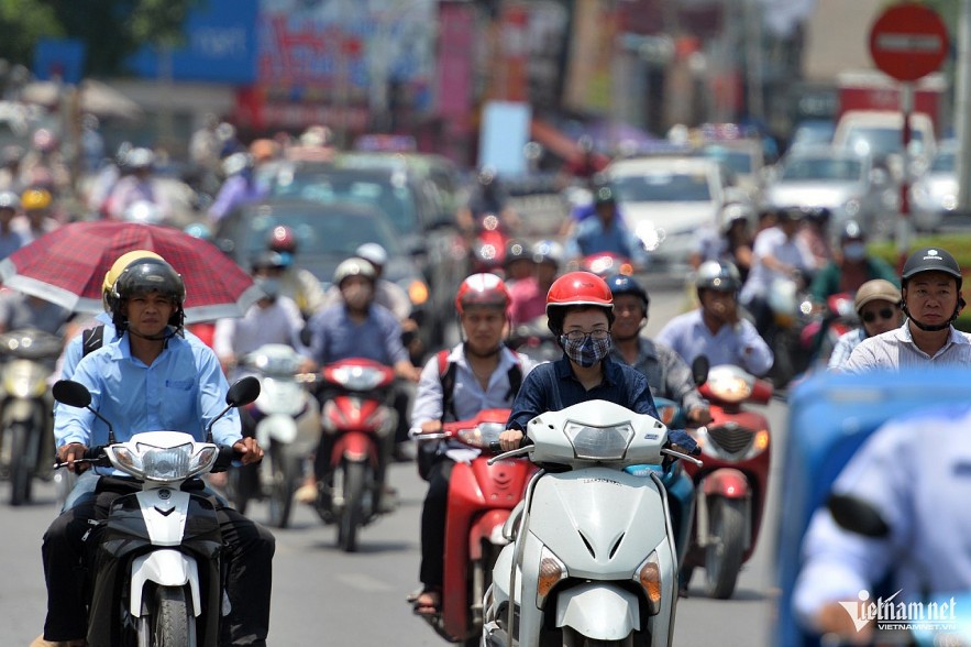 Northern and central Vietnam are expected to face a prolonged heatwave. Photo: Nam Khanh