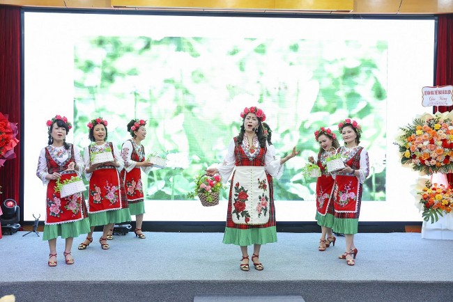 Vietnam - Bulgaria Foster Friendship through Culture and Education