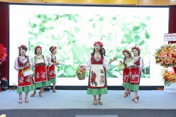 Vietnam - Bulgaria Foster Friendship through Culture and Education