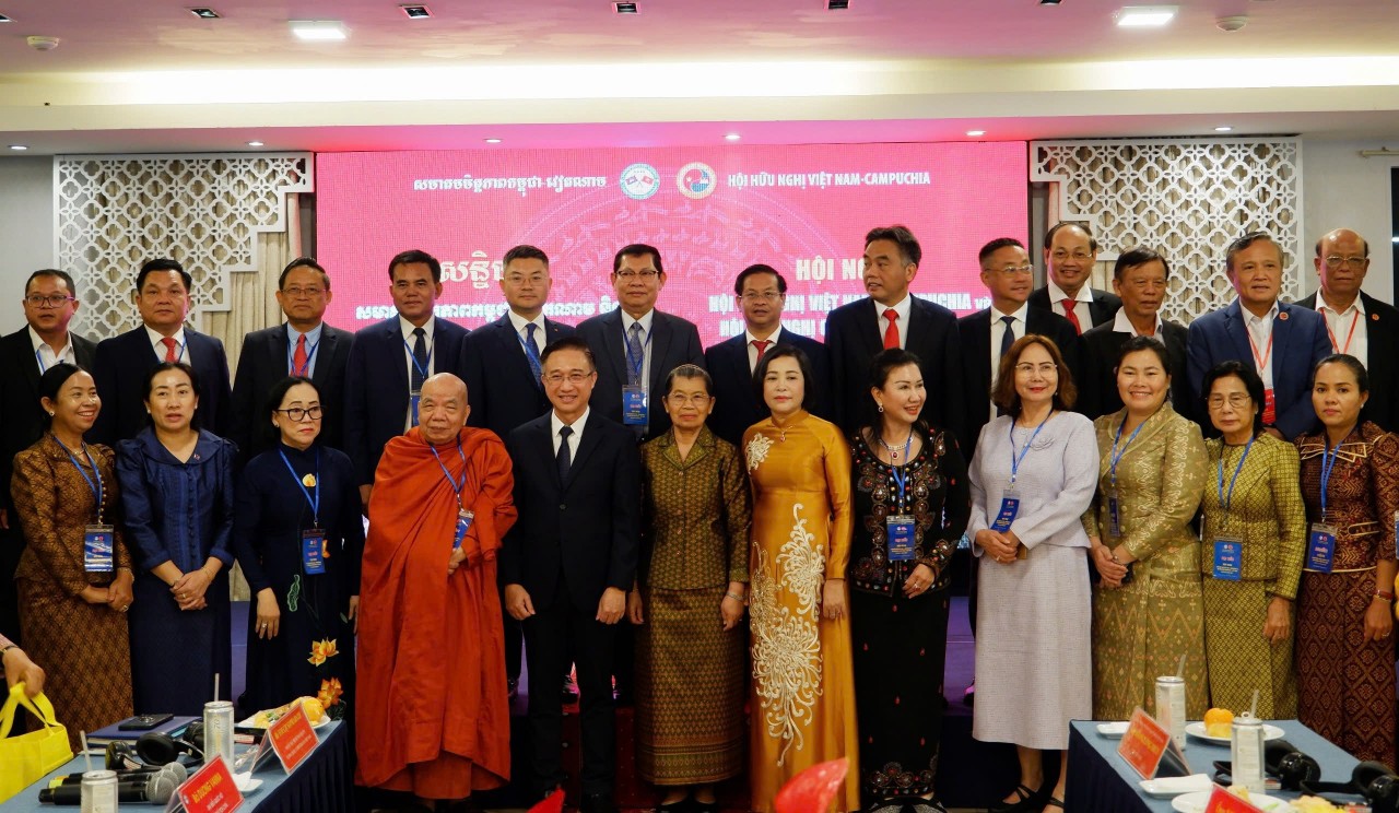 Vietnam-Cambodia Enhance Connectivity Among Youth, Businesses, and Localities Vietnam-Cambodia Enhance Connectivity Among Youth, Businesses, and Localities