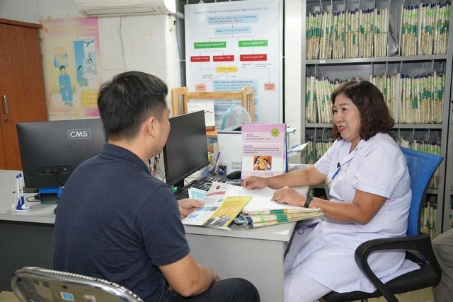 Strengthening Community Connections in the Fight Against HIV/AIDS