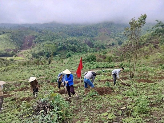 Beyond the Classroom: Muong Nhe’s Teachers Help Families Escape Poverty