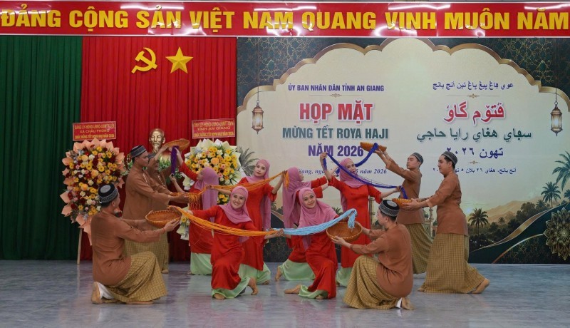 Preserving Beauty of Roya Haji Festival in Lives of Cham People in An Giang