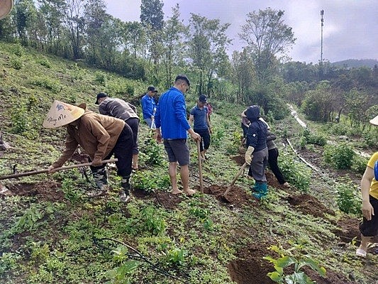 Beyond the Classroom: Muong Nha’s Teachers Help Families Escape Poverty Beyond the Classroom: Muong Nha’s Teachers Help Families Escape Poverty
