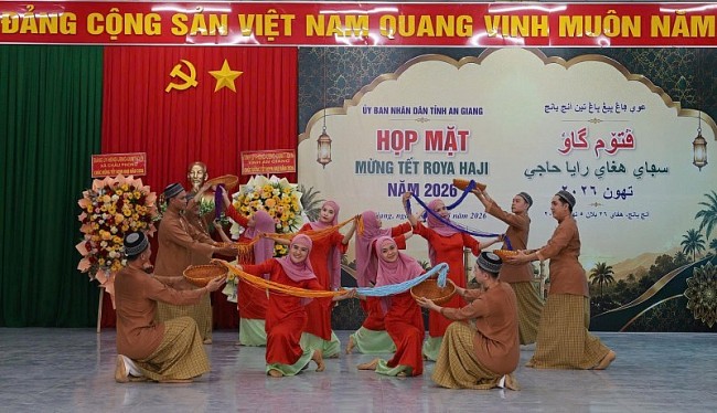 Preserving Beauty of Roya Haji Festival in Lives of Cham People in An Giang