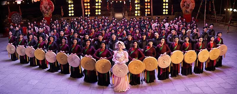 The music video “Bac Bling” by singer Hoa Minzy, which has garnered over 311 million views on YouTube, showcases the cultural heritage of Bac Ninh Province to a global audience. The music video “Bac Bling” by singer Hoa Minzy, which has garnered over 311 million views on YouTube, showcases the cultural heritage of Bac Ninh Province to a global audience.