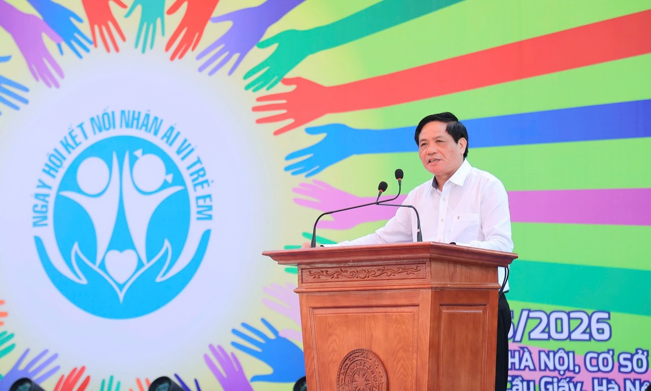 Dr. Tran Doan Tien, Editor-in-Chief of Children's Health Magazine, speaks at the ceremony. (Photo: Pham Ly) Dr. Tran Doan Tien, Editor-in-Chief of Children's Health Magazine, speaks at the ceremony. (Photo: Pham Ly)