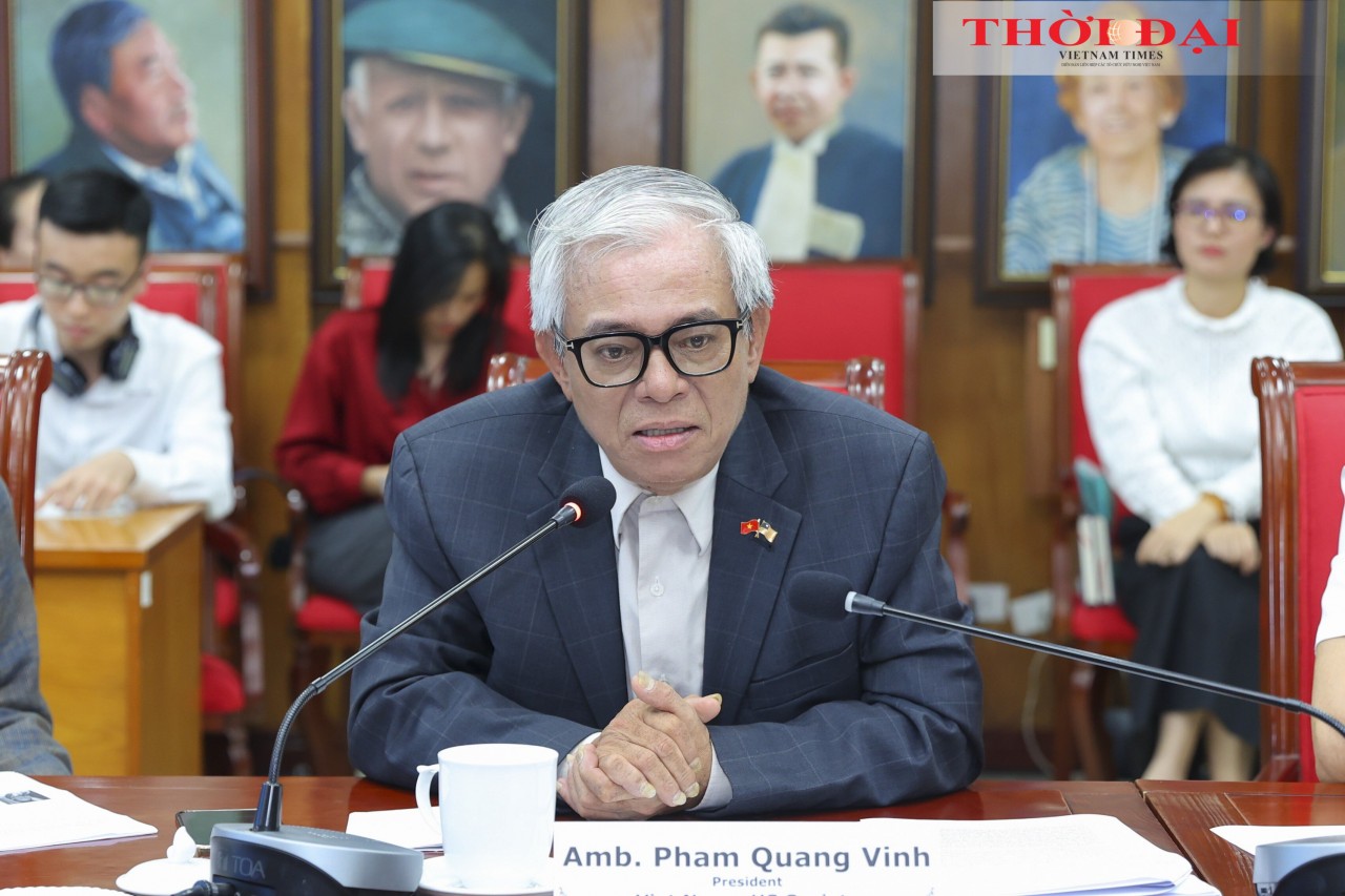Ambassador Pham Quang Vinh, Chairman of the Vietnam–U.S. Society, speaks at the meeting. (Photo: Dinh Hoa) Ambassador Pham Quang Vinh, Chairman of the Vietnam–U.S. Society, speaks at the meeting. (Photo: Dinh Hoa)