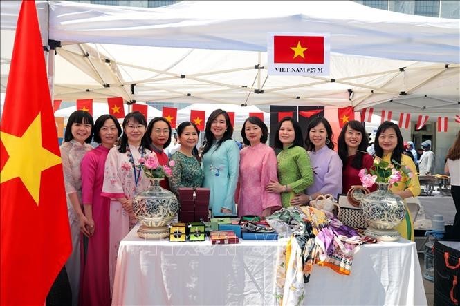 Vietnamese Crafts and Cuisine Draw Crowds at UN Bazaar 2026