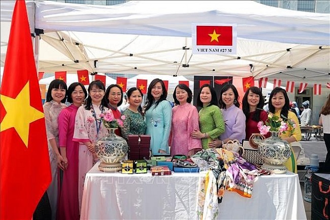 Vietnamese Crafts and Cuisine Draw Crowds at UN Bazaar 2026