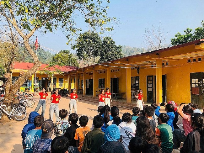 From Temporary Classrooms in A Pa Chai to 100% Graduation Rate