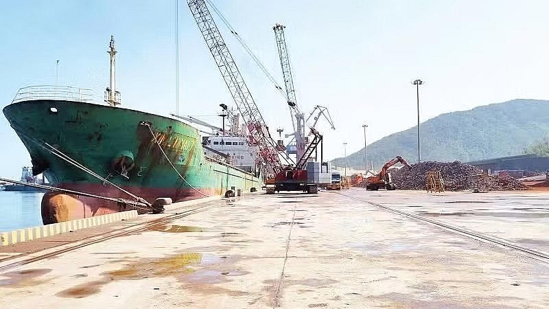 Berth No. 3 at Vung Ang Port is managed and operated by the Lao-Viet International Port Joint Stock Company. Berth No. 3 at Vung Ang Port is managed and operated by the Lao-Viet International Port Joint Stock Company.