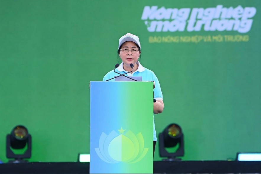 Nationwide Movement Launched on Environment Protection For a Green, Clean, and Beautiful Vietnam Nationwide Movement Launched on Environment Protection For a Green, Clean, and Beautiful Vietnam