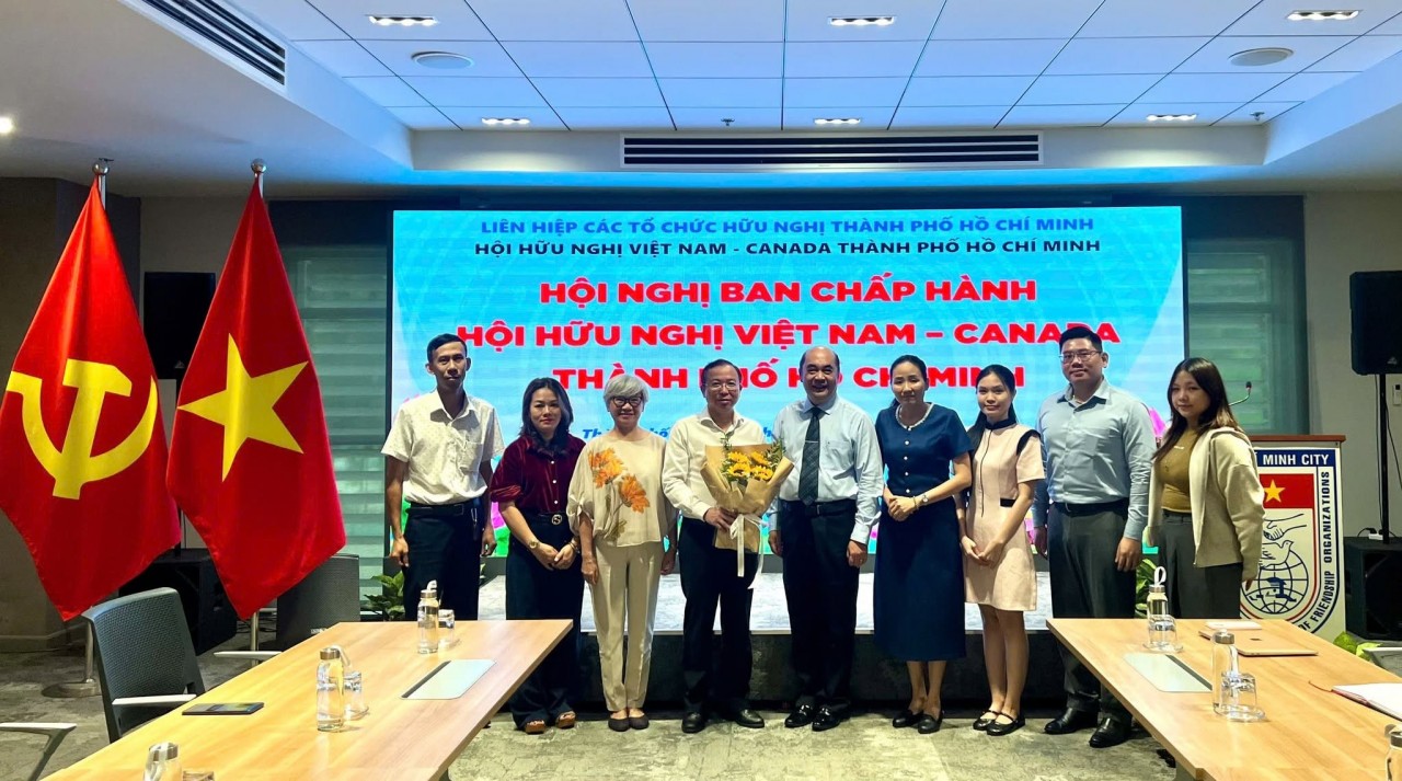 Dang Quoc Toan appointed President of the Viet Nam-Canada Friendship Association of Ho Chi Minh City. (Photo: HUFO) Dang Quoc Toan appointed President of the Viet Nam-Canada Friendship Association of Ho Chi Minh City. (Photo: HUFO)