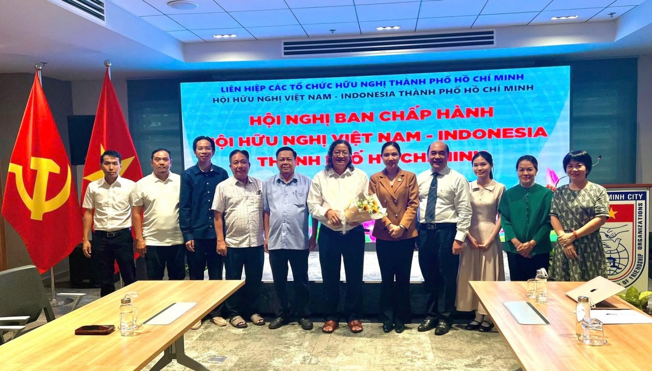 Nguyen Minh Nhut appointed President of the Viet Nam-Indonesia Friendship Association of Ho Chi Minh City. (Photo: HUFO) Nguyen Minh Nhut appointed President of the Viet Nam-Indonesia Friendship Association of Ho Chi Minh City. (Photo: HUFO)