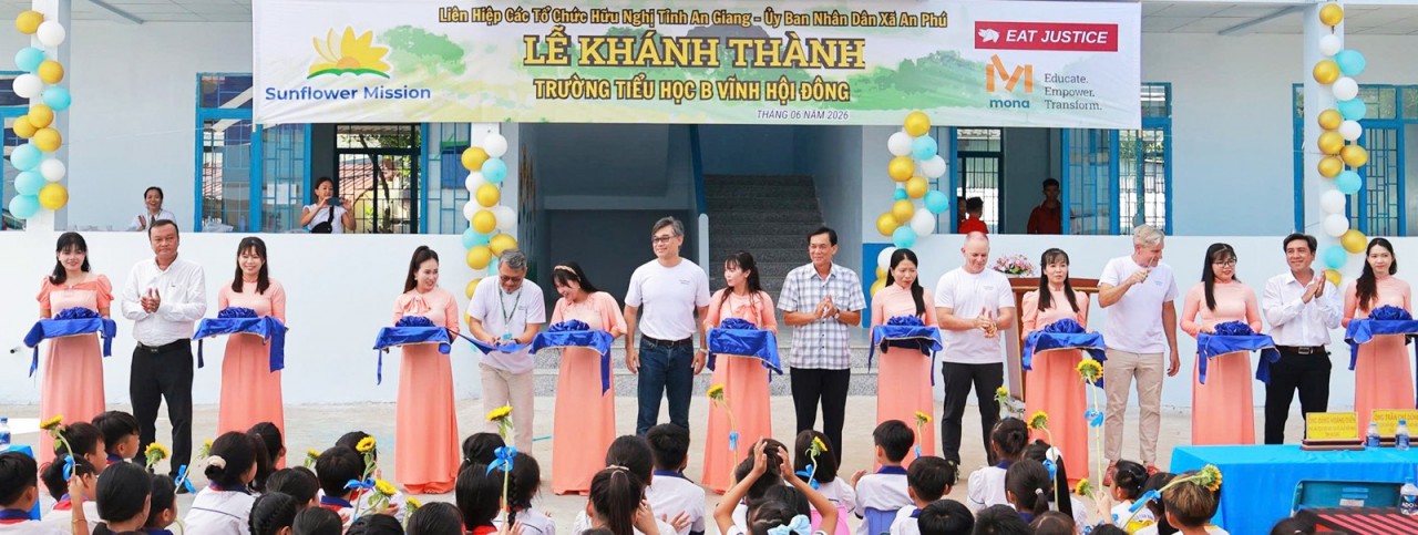 Sunflower Mission (United States) Funds VND 4.9 Billion Educational Project in An Giang