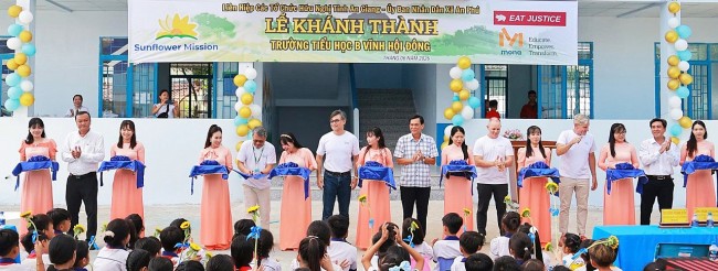 Sunflower Mission (United States) Funds VND 4.9 Billion Educational Project in An Giang