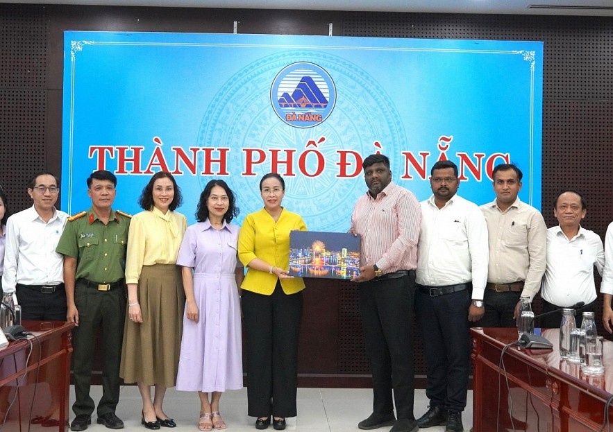 Da Nang has pledged continued support and favorable conditions for Indian experts carrying out the restoration project. Photo: Da Nang City Portal Da Nang has pledged continued support and favorable conditions for Indian experts carrying out the restoration project. Photo: Da Nang City Portal