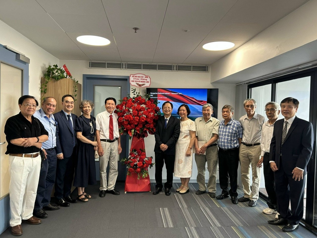 President of Vietnam - Hungary Friendship Association Honored with Hungarian Cross of Merit President of Vietnam - Hungary Friendship Association Honored with Hungarian Cross of Merit