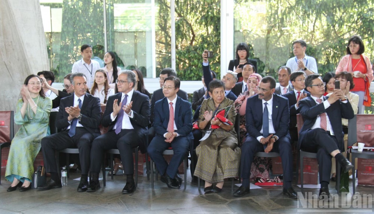 Sharing the Values of Van Mieu – Quoc Tu Giam and Vietnam’s Cultural Heritage at UNESCO Headquarters Sharing Values of Van Mieu - Quoc Tu Giam and Vietnam’s Cultural Heritage at UNESCO Headquarters