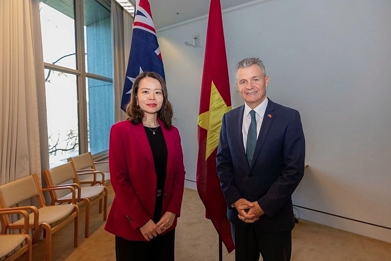 Deputy Foreign Minister Nguyen Minh Hang meets with Australian Assistant Minister for Foreign Affairs and Trade Matt Thistlethwaite. (Photo:baoquocte.vn)