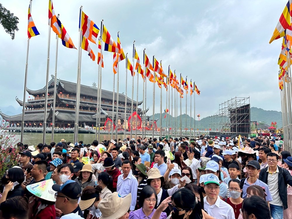 Ninh Binh: Traditional Festivals as Powerful Tourism Draw