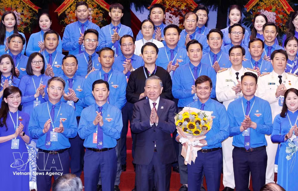 Top Leader Calls on Youth to Think Bigger, Learn Faster, Make More Contributions