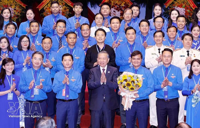 Top Leader Calls on Youth to Think Bigger, Learn Faster, Make More Contributions